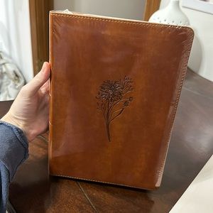 Hosanna Revival Sierra Large Print Journaling Bible